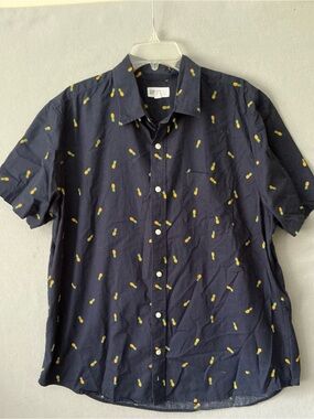 GAP Standard Fit men XL Short Sleeve Button Front Shirt Navy Pineapple Novelty